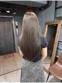 シンプルなのに洗練された透明感カラー／髪質改善トリートメント