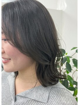 キー(kii) カーキ グレージュ レイヤー ボブ