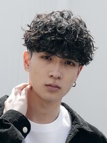 フィフス 原宿(fifth)&nbsp;原宿ツイストスパイラルパーマメンズカットラウンドマッシュ30代