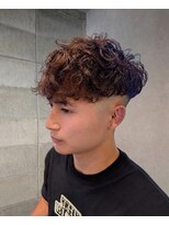 ワンワンオー バーバーショップ コンチネンタル(@110 BARBER SHOP continental)&nbsp;海外風スペインカールフェード