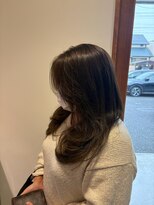 スリー(THREE) 【小顔魅せ】レイヤーカットで作る柔らかミディで朝ラクヘア