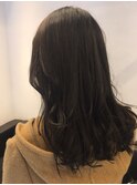 アディクシーカラーで重くならずにトーンダウン!