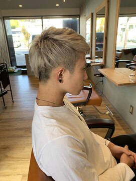 アンプヘア(amphair) ファンキーゴールドベージュ