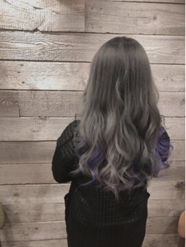 ジーナ 梅田(Zina) 【Zina 梅田】シルバーアッシュ×ヴァイオレットインナーカラー