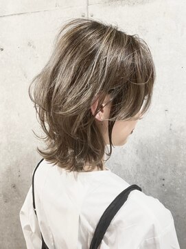 アメリ 新宿(Ameri) Ameri ブロンドベージュウルフ　イルミナカラー　【新宿】