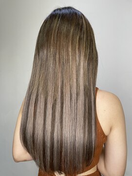 フツーロ 栄(FUTURO) ＃バレイヤージュ＃ハイライト＃ギャル＃派手髪＃名古屋美容室