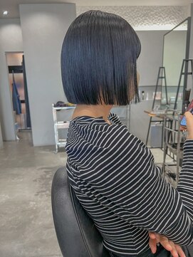 モノトーン(MONOTONE) ミニボブ