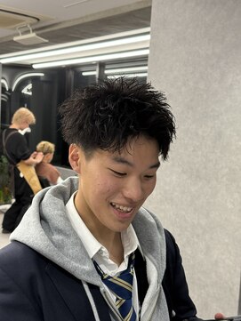 ルーズアクティブショートパーマ