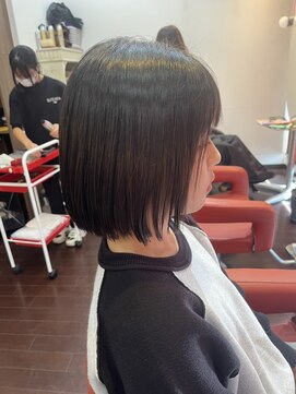 スティーナ(SUTEANA) 首元スッキリ ボブカット