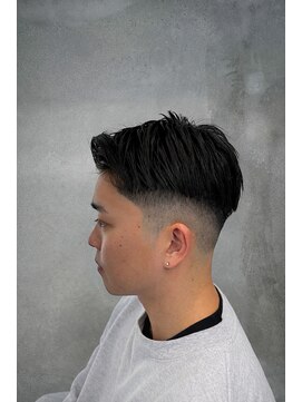 タス(tas) 会社でも浮かないスキンフェード