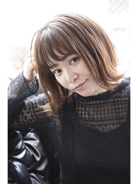 トリスト(tryst) 【tryst】外ハネ切りっぱなしボブ