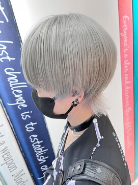 アース オーセンティック 関内店(EARTH Authentic) ダブルブリーチホワイトカラーウルフカット