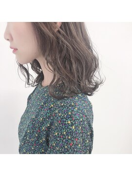 ガーランドウメダ(Garland umeda) リラックスウェーブ＿ミディアム＿000640