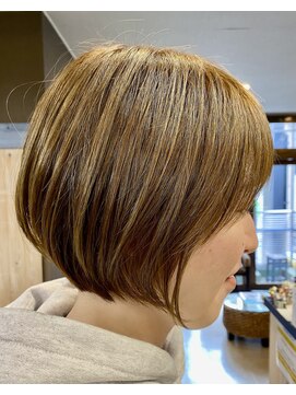 ビスカ(Bisca) 大人の春ショートボブ