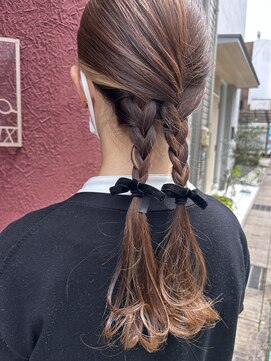 デュークス(DOUX) 三つ編みアレンジ