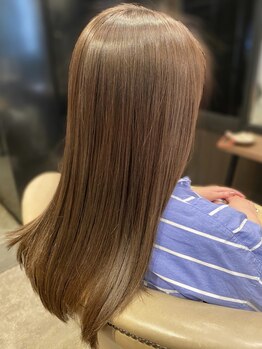 ラクイラ(L'AQUILA)の写真/大人女性の魅力を引き出す柔らかい質感のナチュラルカラーで上品な仕上がりに◇大人女性の髪の悩みを解決◎