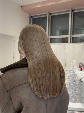 リー 梅田(Lee) ブリーチ1回～！透明感ミルクティー