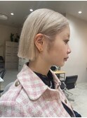 横浜ハイトーン切りっぱなしボブミルクティーピンクベージュ30代