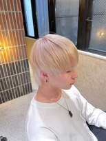 シー(SHE) ホワイトベージュ