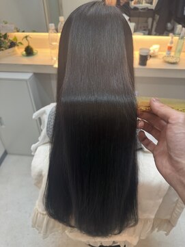 アリアツイン バイ エクラート 池袋西口店(ARiA TWiN by ECLART) 【艶々縮毛矯正】髪質改善