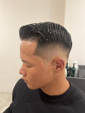 フリーク バーバーショップ 都島店(FREAK BARBER SHOP) スキンフェード パートスタイル