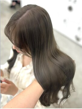 アイシー 表参道(ICY) オリーブグレー/透明感ワンホンヘア/顔まわりカット