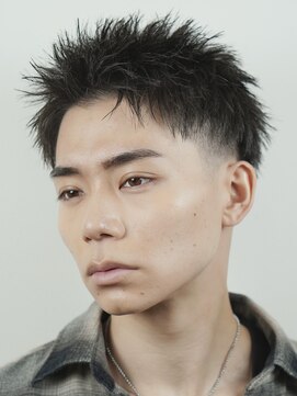 オーシャントーキョー ホワイト 原宿(OCEAN TOKYO WHITE) 黒髪刈り上げツーブロックアップバングスパイキーショート