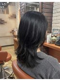 暗髪でも軽やか、大人のレイヤーカット【173スタイル】