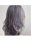 コントラストハイライトアッシュグレージュ 毛先ウェーブ