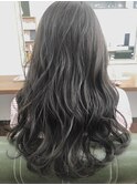 スモーキーグレージュ