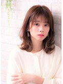 大人ガーリーフェザーバングピンクベージュくせ毛カットボブルフ
