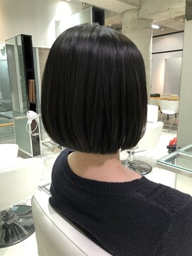 レンジシ オモテサンドウ(RENJISHI omotesando) 暗髪コンパクトボブ