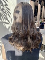 艶髪　巻き髪ロング　レイヤーカット