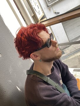 フランクスバーバーザスタンド(Frank’s barber the stand) ツーブロックセンターパートブリーチレッドE