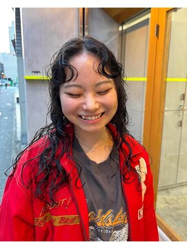 ラプト(rapt) クセを活かしたくるくるロングパーマ