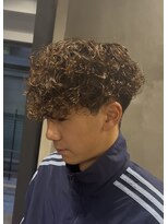 エッジ(EDGE)&nbsp;メンズ刈り上げマッシュプードルパーマスタイル