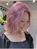 渋谷ブリーチカラー顔周りレイヤーカットコーラルピンクアッシュ