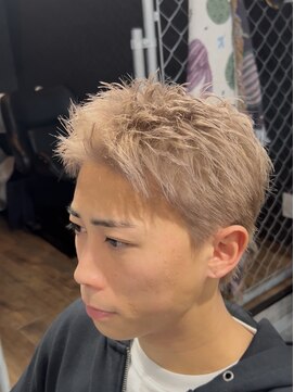 アミーゴ(AMIGO) ミルクティーベージュ×スパイキーショート