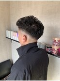 刈り上げショート　バロックパーマ　フェードカット