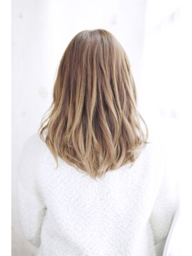 シュシュット(chouchoute) 吉祥寺3分/ウォーターフォール毛先パーマ黒髪ことりベージュ/053