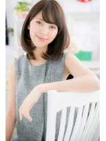 ミック ヘアアンドメイク アップ 駒込店(miq Hair&Make up)&nbsp;グレージュカラー斜めバングピュアワンカールミディa1