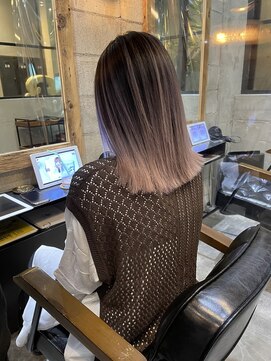 メリー(merry craftsman's factory) 外国人風バレイヤージュ、ハイライトカラーアッシュグレージュ