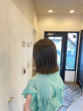 モンド ホリスティック ヘアー(MONDE Holistic Hair) 切りっぱなしボブ×オリーブ系カラー