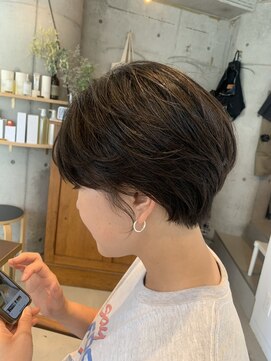 アオゾラヘアーカミノウラ(AOZORA HAIR kaminoura) ふんわり丸みショート 美シルエットカット フェイスレイヤー