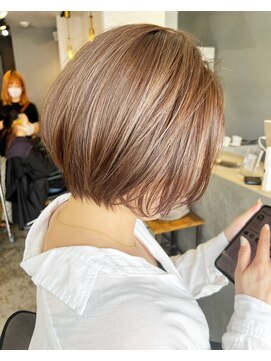 アン(un) ショートボブ