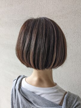 グランドウシワカマル(GRAND ushiwakamaru) 白髪ぼかしショートボブ