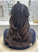 ハーフツイン／結婚式お呼ばれヘア／二次会ヘア／ロング