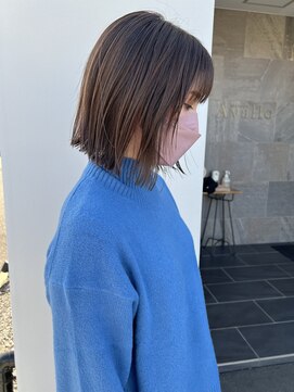 メゾン アヴァロ(Maison Avallo) 大人可愛い切りっぱなしロブ