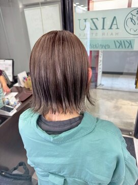 アイズ 本厚木(AIZU) 白髪ぼかしハイライト ベージュ