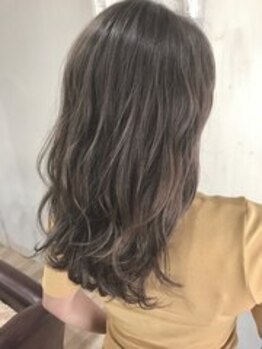 ルッソリベラ 池袋(Lusso libera)の写真/グレイカラーはお洒落になれないと諦めていた方必見◎丁寧なカウンセリング×高技術で理想の色味へ♪